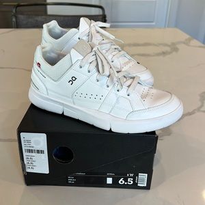 On Cloud The Roger Clubhouse Sneaker All White